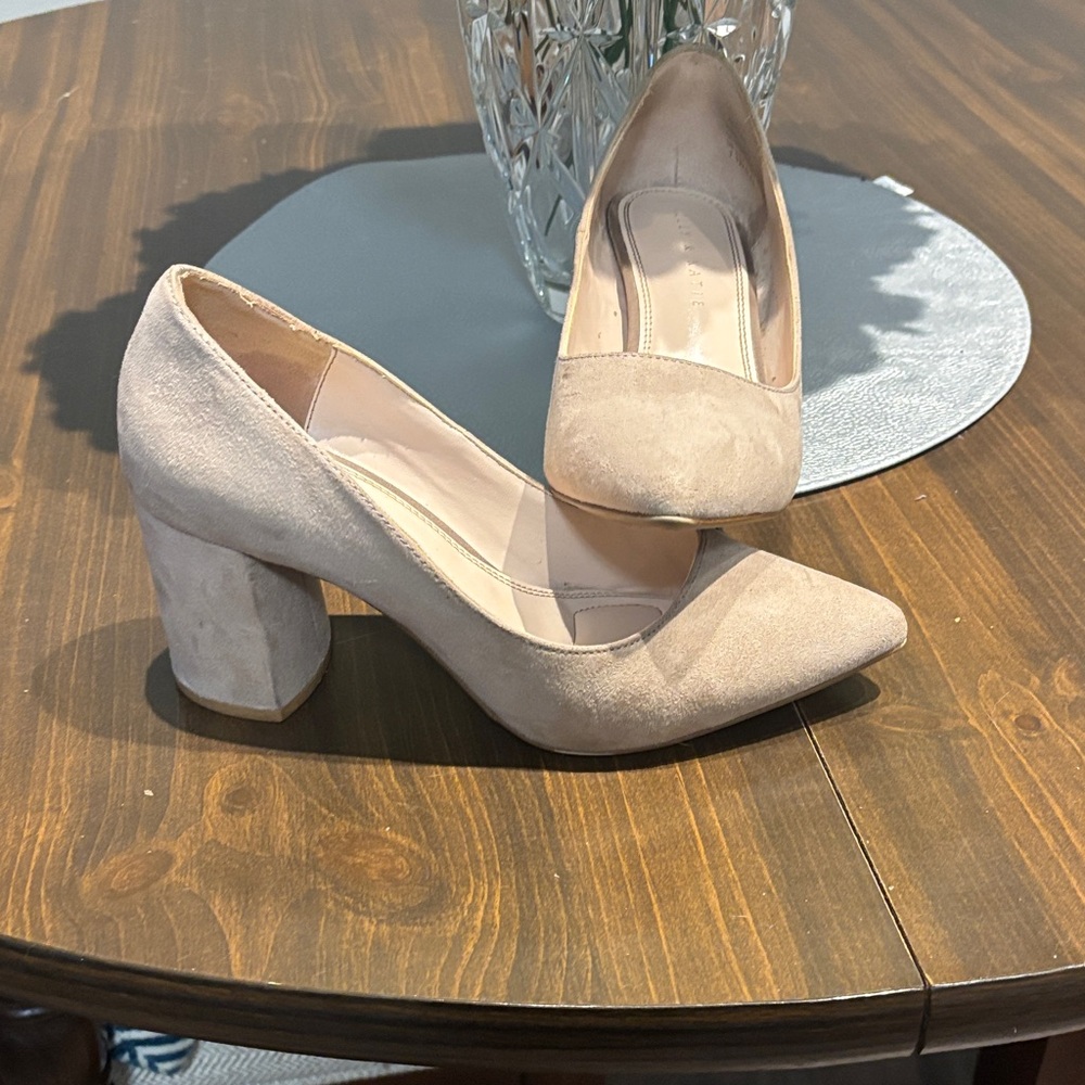 Kelly & Katie Blush Suede Block Heels Size 7